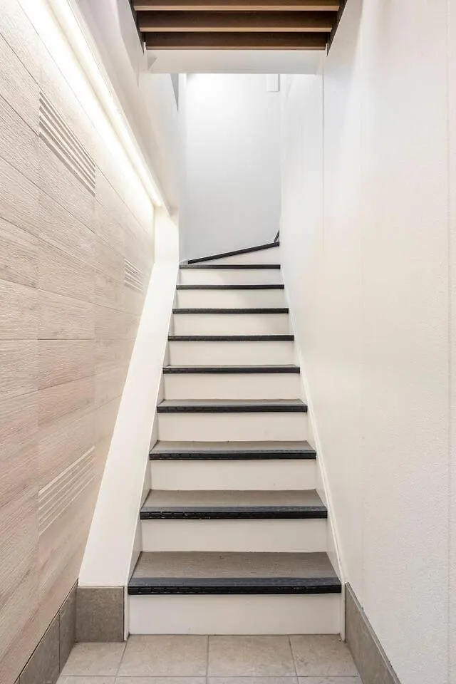 上野駅徒歩５分シングルベッド４台+ソファベッド２台 1Ldk Apartment Tokyo Japan