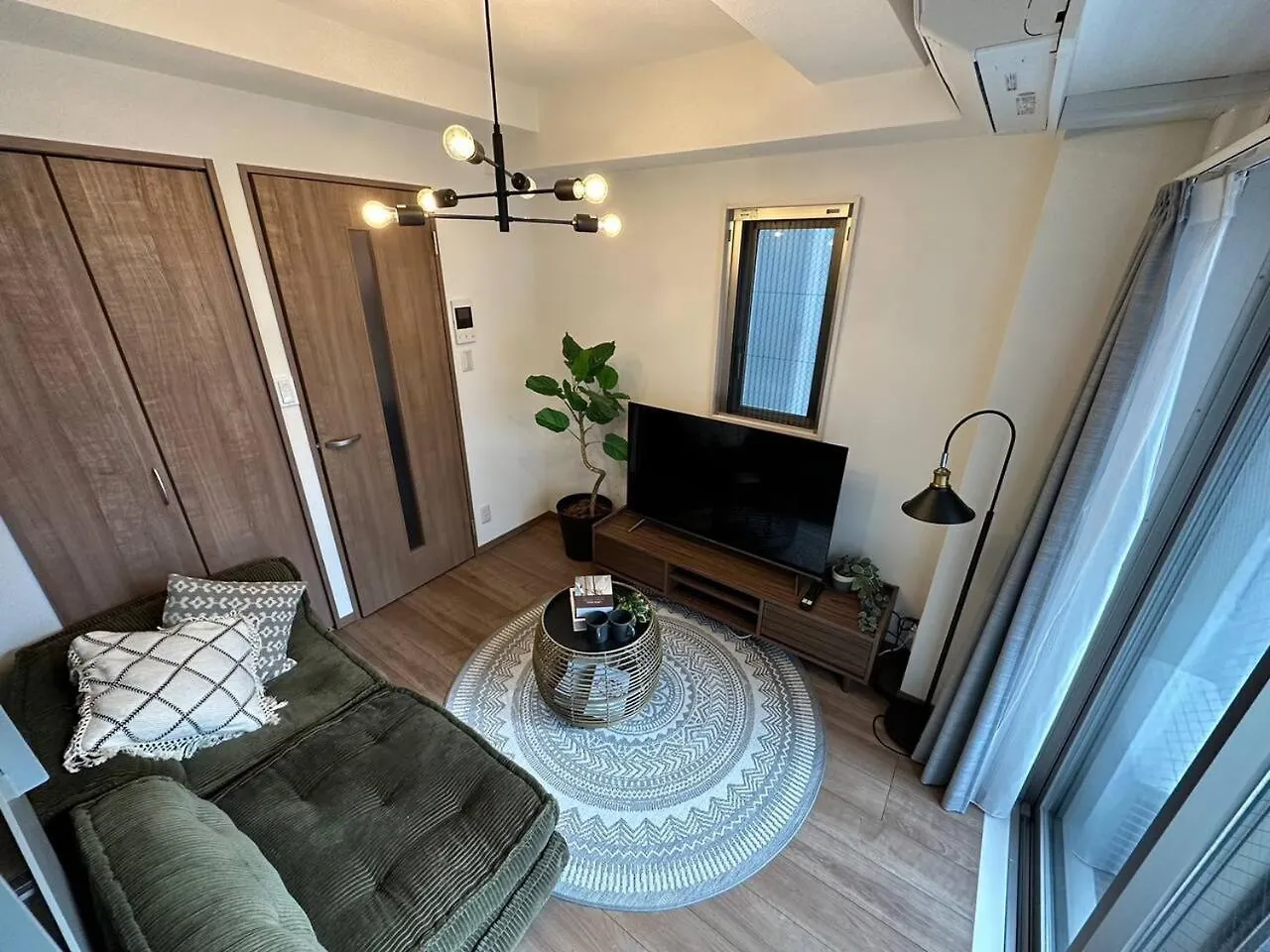 上野駅徒歩５分シングルベッド４台+ソファベッド２台 1Ldk Apartment Tokyo Japan